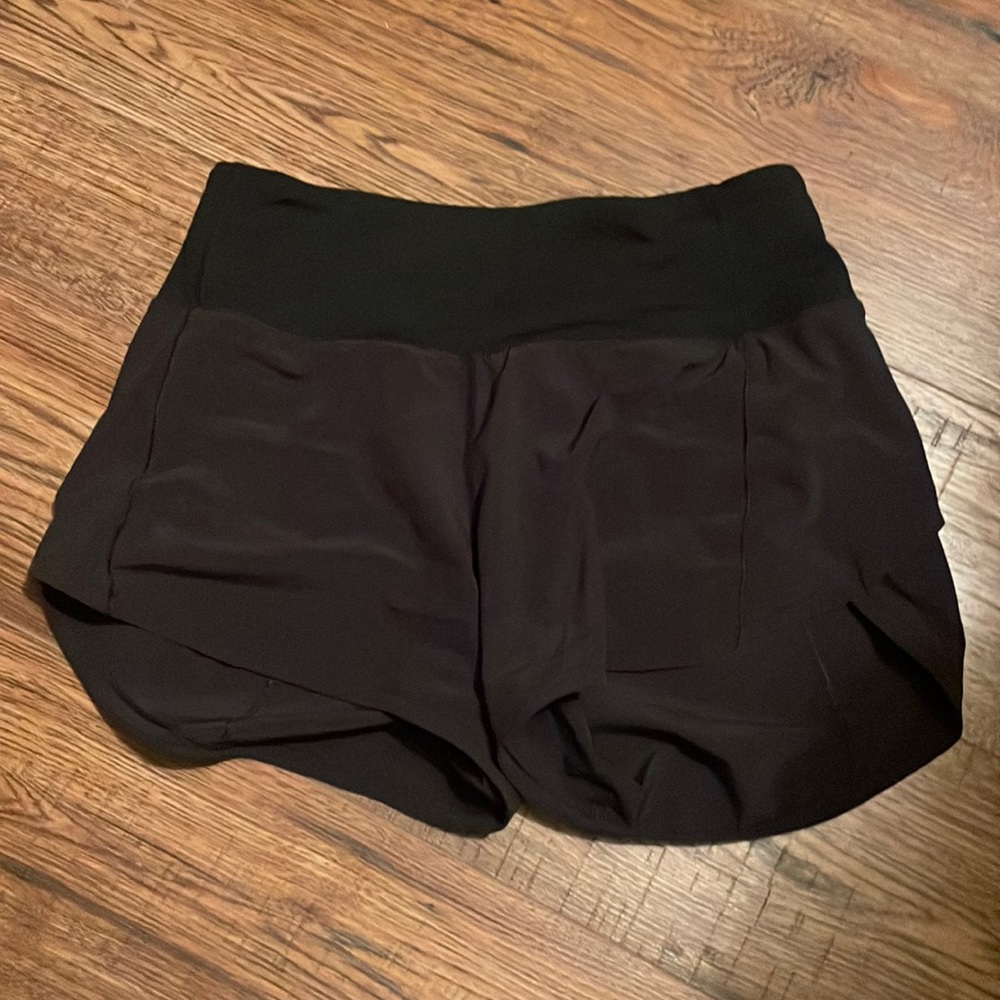 Black lulu shorts